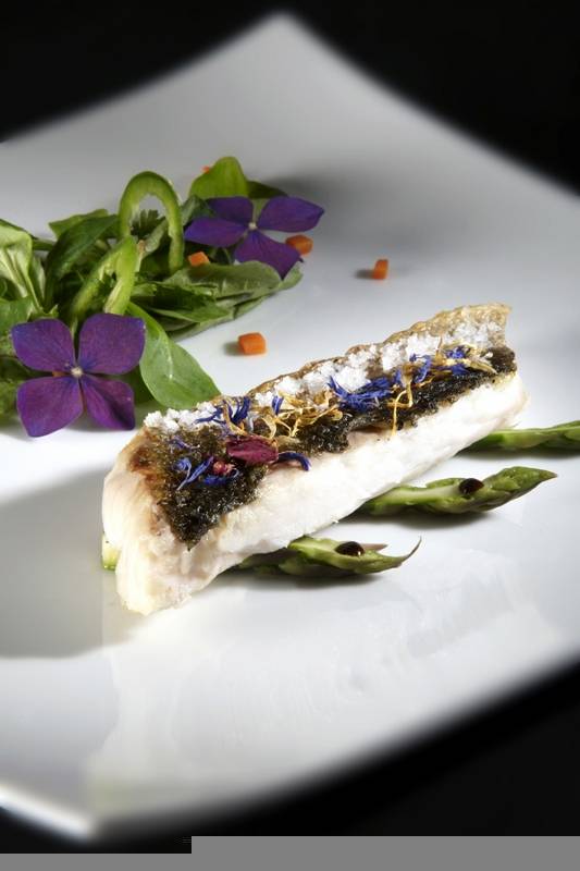 recherche traiteur pour dîner de gala professionnel à Bordeaux