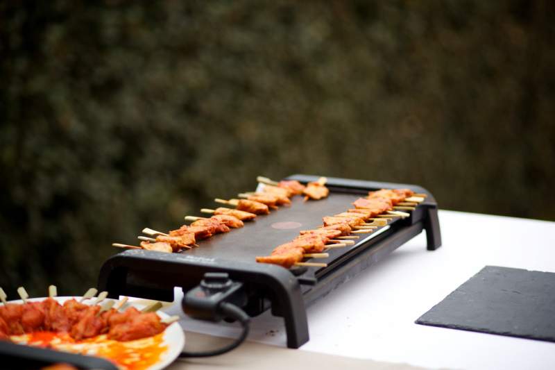 Organiser un buffet dînatoire pour événement entreprise avec Traiteur à Pessac